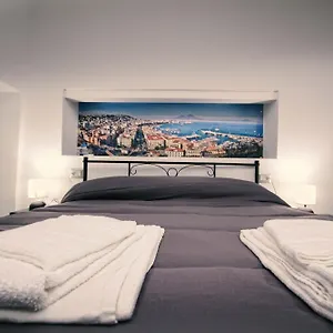Almat Domus Apartment Neapel